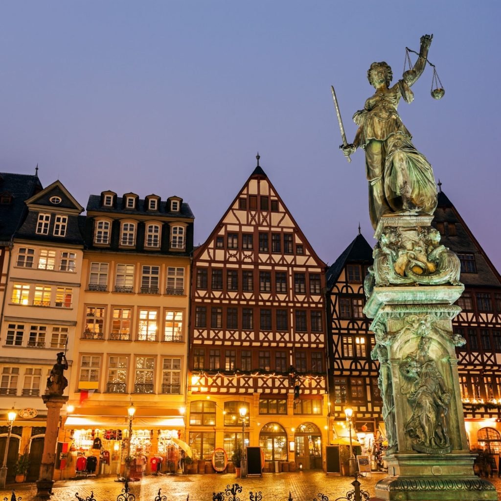statue-frankfurt-germany
